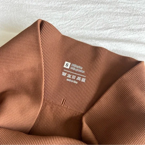 Amazon Workout Set - Picture 5 of 5